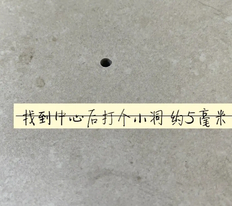 梁园瓷砖空鼓维修公司专业解答在瓷砖铺贴过程中，如果砂料搅拌不均匀，将会带来以下问题